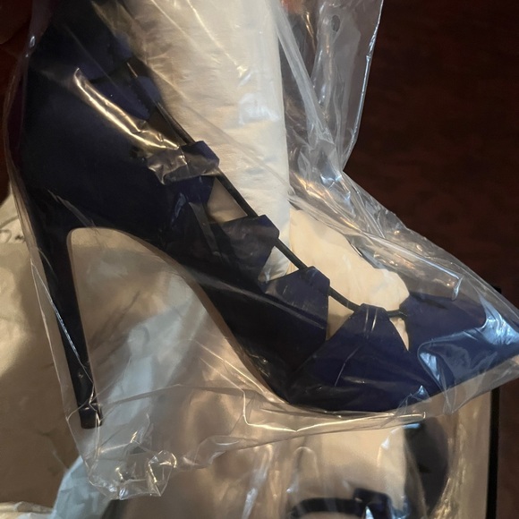 Giuseppe Zanotti’s authentic heels - Picture 2 of 7